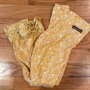 Matilda Jane frilled leggings.
